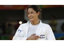 Judoca subasta su acreditación olímpica y recauda U$S 52.200 para niños