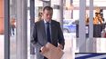 Guido Manini Ríos entrando a la Torre Ejecutiva para reunirse con el presidente Orsi.&nbsp;