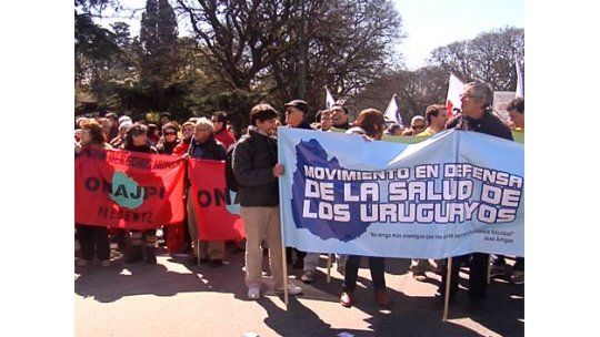 Entregaron 50.000 firmas para profundizar la reforma en la salud
