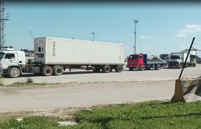Paro en el acceso norte al puerto de Montevideo.