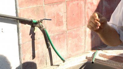 altas temperaturas y zona elevada dejaron sin agua al barrio flor de maronas