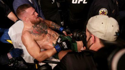 conor mcgregor pierde su pelea al sufrir impactante lesion