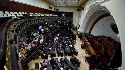 asume nuevo parlamento venezolano; declara ilegitimo y usurpador a maduro