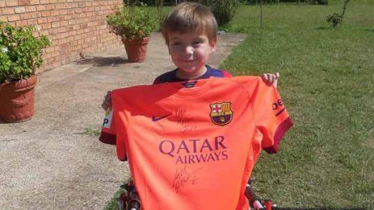 nino teleton camiseta suarez foto teleton