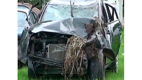 Accidente fatal: un auto se salió de la ruta y cayó en una cañada