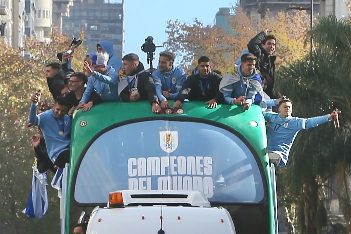 Beatriz Argimón recibió a la selección uruguaya de fútbol sub-20