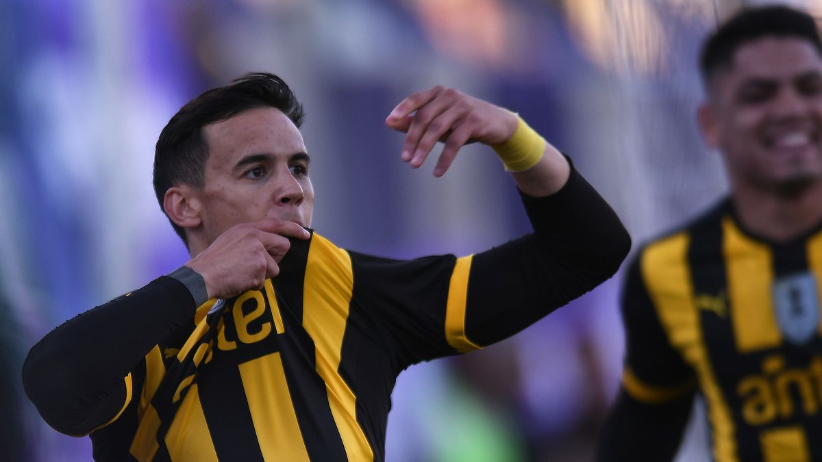 Peñarol gana y mantiene el liderato en la Tabla Anual del fútbol uruguayo