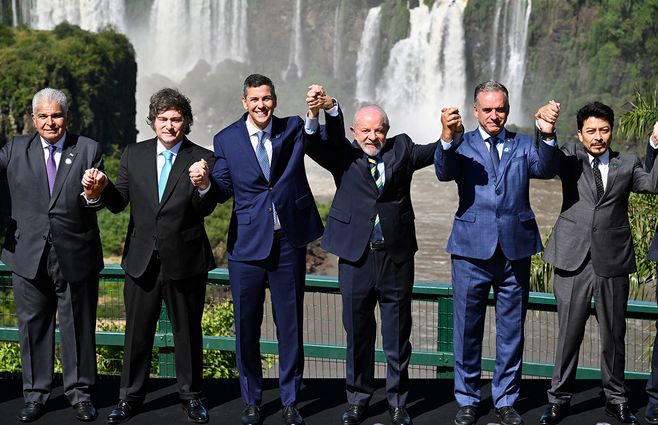 cumbre-presidentes-mercosur-foto-foz-do-iguazu-diciembre-2025-afp