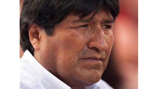 Evo Morales gana por hora menos que un albañil en Bolivia