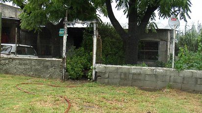 aprovecharon que el dueno de casa esta internado y robaron e incendiaron la vivienda