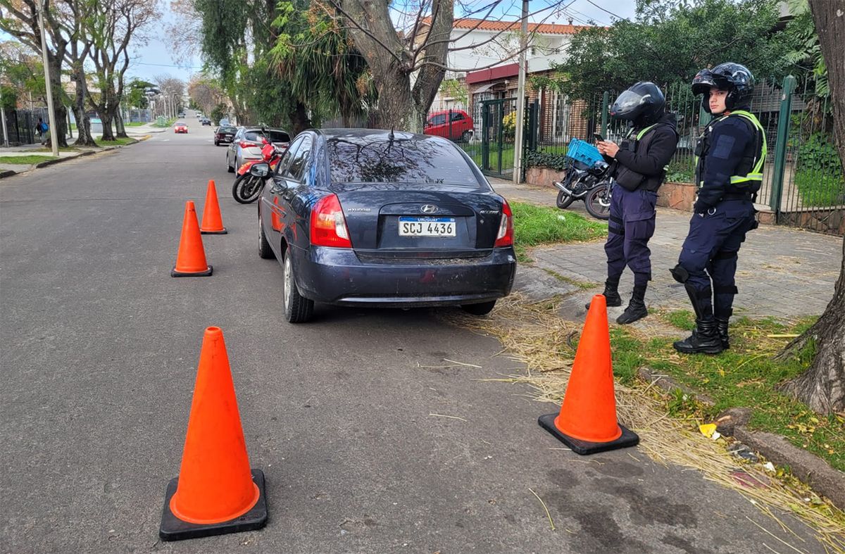 Foto: Subrayado. Hyundai Accent ubicado en Dalmiro Costa y Santana. Foto: Subrayado. Hyundai Accent ubicado en Dalmiro Costa y Santana.