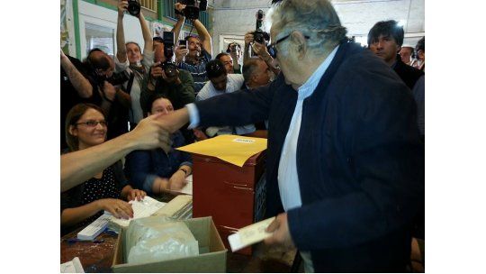 Mujica saluda en circuito