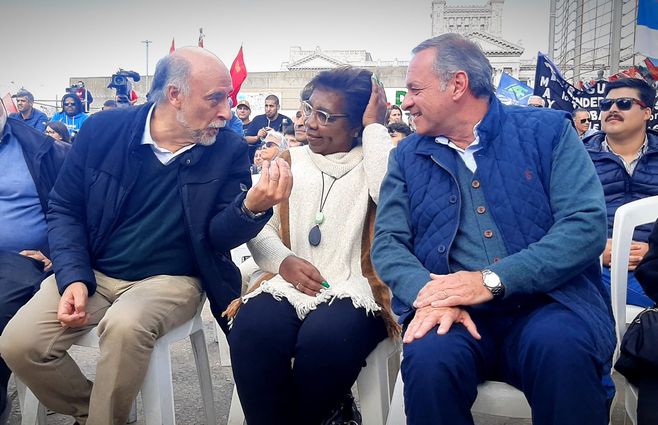 Mieres-Gloria-Rodríguez-y-Delgado-acto-1-de-mayo-Foto-Auyanet.jpg