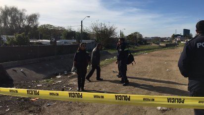 mujer fue hallada quemada y con signos de violencia en una canada en cerro norte