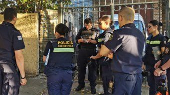 Foto: Subrayado. Fachada de la vivienda donde estaba la víctima.