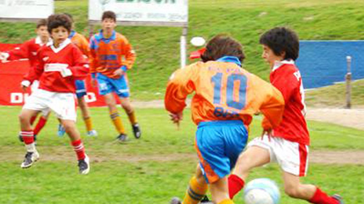 Uno de cada tres niños juega al baby fútbol en Uruguay