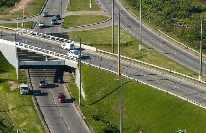 Foto: IMM. Puente en los accesos en Montevideo.