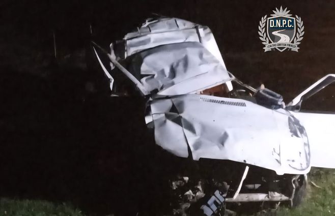 Murió el conductor de una camioneta que despistó y volcó en ruta 9 de Rocha. Foto: Policía Caminera.