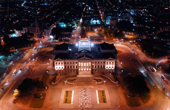 parlamento-noche-toma-aerea.jpg