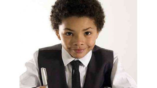 Niño de 8 años crea una fortuna vendiendo canicas