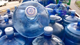 economia divulgo el comparativo de precios, ¿cuanto cuesta el agua embotellada en montevideo e interior?