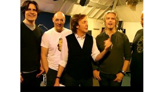 Paul Mc Cartney saluda al Uruguay: el de verdad y el de mentira