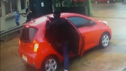 nueve delincuentes en tres autos, asi fue el asalto al local de ucot