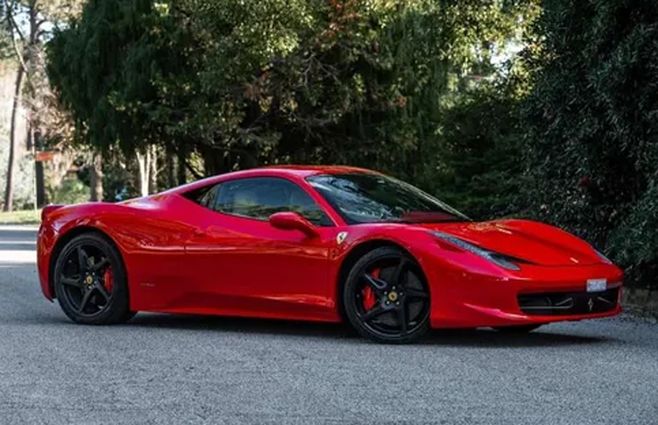 Ferrari 458 Italia Spider. Foto: publicada en Mercado Libre.