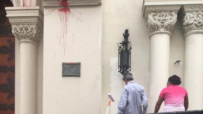 fiscal investiga de oficio ataque a la iglesia del cordon y pide identificar a las agresoras