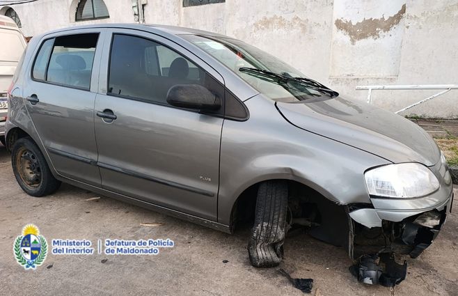 Auto en el que circulaban los sospechosos. 