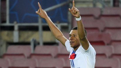 mbappe marco un triplete frente al barca y acerco al psg a cuartos de la champions
