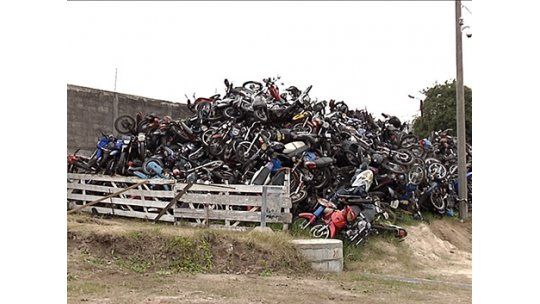 IM remata para chatarra más de 2.000 vehículos incautados