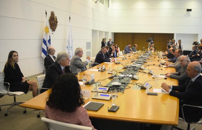 LACALLE CONSEJO DE MINISTROS DICIEMBRE 2022 EVALUACION AÑO FOCO UY (2).jpeg