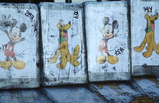 Paquetes con droga incautados durante los operativos.