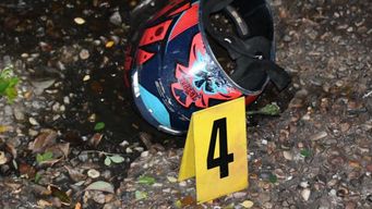 policia de salto investiga la muerte de un joven que cayo de su moto