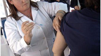 gripe: solo 15% de las embarazadas y 17% de los menores de 4 anos se vacuno