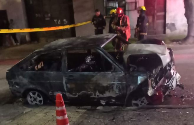 auto-robado-incendo-delincuente-muerto-abril-11.jpg