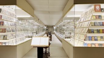 el museo del libro reune mas de 12.000 ejemplares y es uno de los espacios imperdibles en semana de turismo