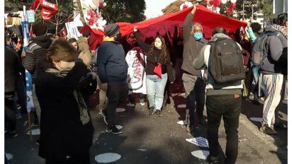 siete de cada 10 trabajadores no se plego al paro general del pit-cnt, segun encuesta
