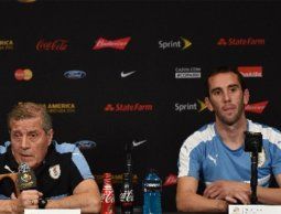 tabarez y godin hablaran en conferencia de prensa a la hora 11