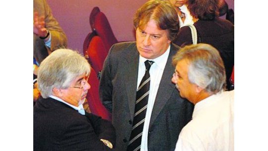 A contrarreloj, Parlamento aprobó también impuesto a la tierra