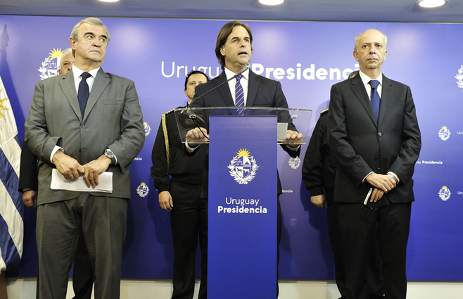 El presidente Lacalle Pou y sus ministros Larra&ntilde;aga (Interior) y javier Garc&iacute;a (Defensa). La seguridad p&uacute;blica es una prioridad&nbsp;