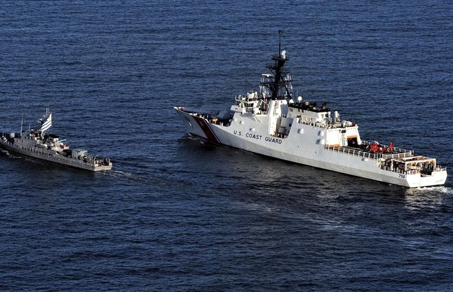 guarda-costas-de-estados-Unidos-en-Montevideo.jpg