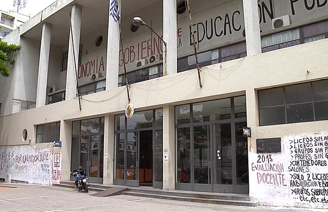 fachada-ipa-archivo-universidad-de-la-educación