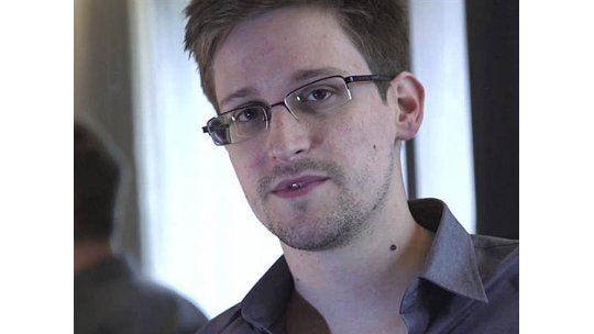 Maduro quiere darle asilo político a Snowden, que ya se lo pidió