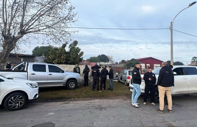 Foto: Subrayado. Allanamientos en La Cruz de Carrasco este lunes.