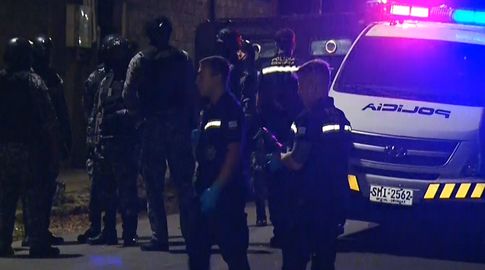 Allanamientos en el marco de un crimen terminó con incautación de droga y la detención de dos mujeres Allanamientos en el marco de un crimen terminó con incautación de droga y la detención de dos mujeres