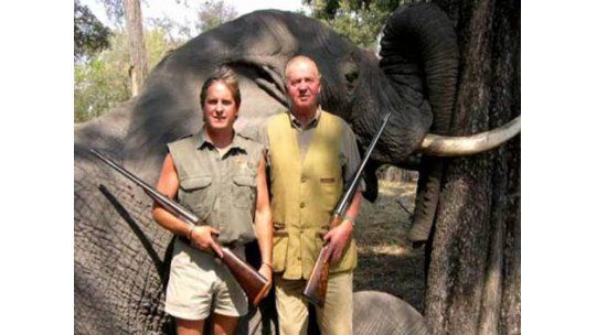 Rey de España en crisis: se fracturó cadera en viaje de cacería