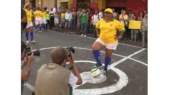 Prostitutas de Minas Gerais reclaman derechos jugando al fútbol