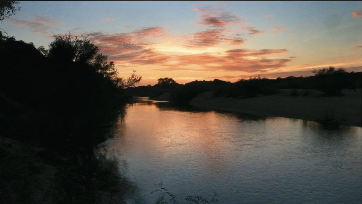 Es buscado joven que quiso cruzar a nado el Río Tacuarí y desapareció en el agua